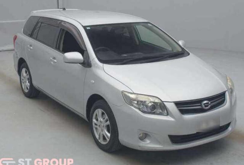 Toyota Corolla Fielder 2011