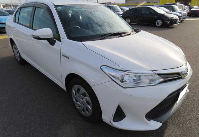 2018 Toyota Corolla Axio Hybrid