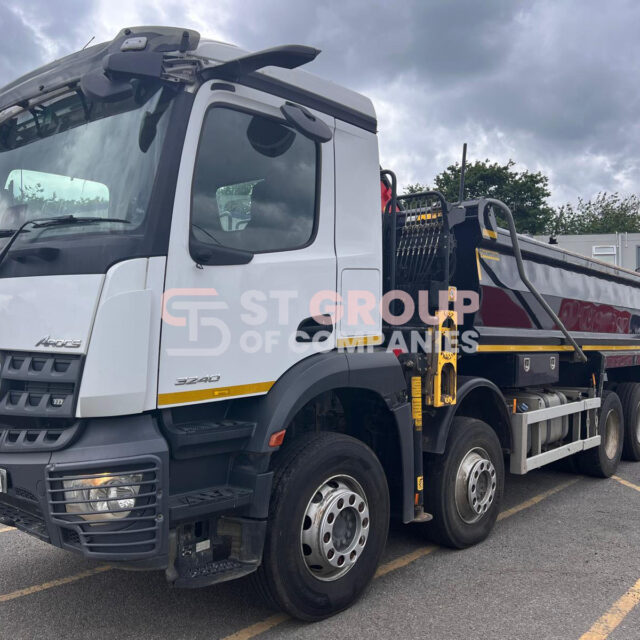 MERCEDES AROCS 3240 Tipper